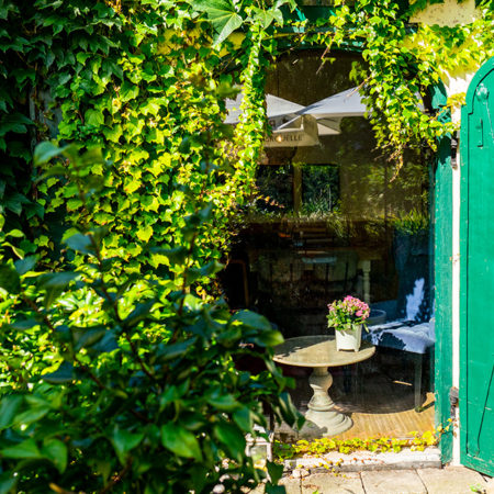 Sitzbereich im Grünen